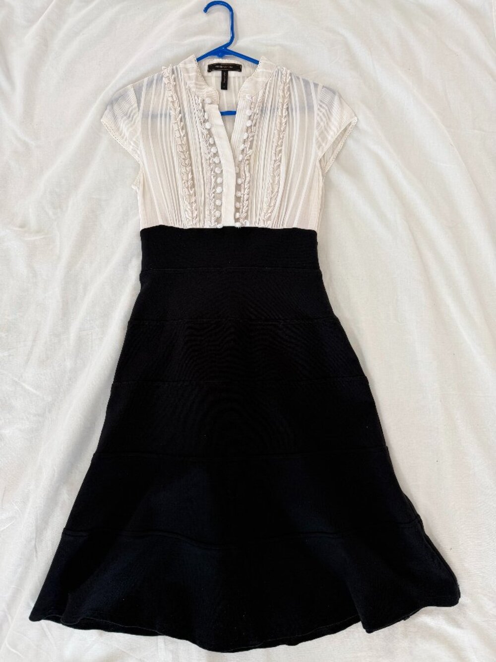 BCBGMAXAZRIA Black & White Fit & Flare Dress Size 4